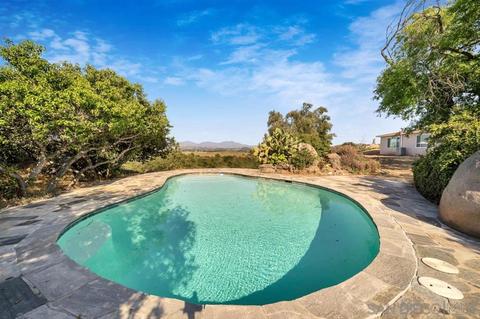 16604 Adrienne Way, Ramona, CA 92065 photo 2