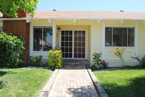 676 Amys Pl, Escondido, CA 92027 photo 3