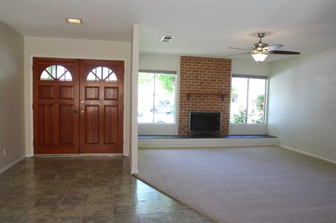 676 Amys Pl, Escondido, CA 92027 photo 5