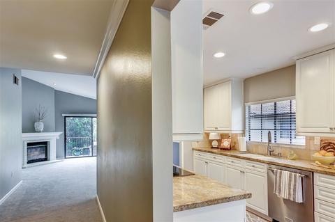 2826 Winthrop Ave, Carlsbad, CA 92010 photo 3