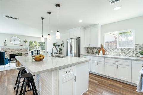 2442 Carriage Cir, Oceanside, CA 92056 photo 9