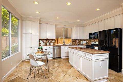 7742 Corte Marin, Carlsbad, CA 92009 photo 6