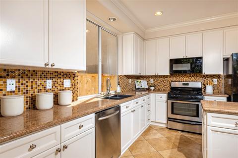 7742 Corte Marin, Carlsbad, CA 92009 photo 7