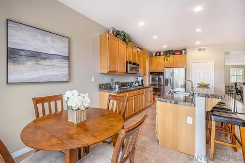 751 Kirkwall Dr, San Marcos, CA 92069 photo 10