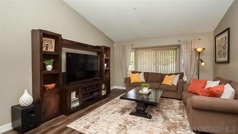 345 E Indian Rock Rd, Vista, CA 92084 photo 3