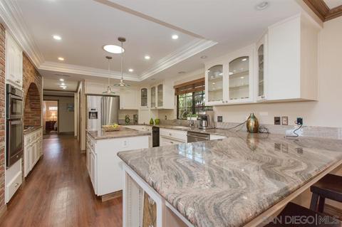 2912 Summit Dr, Escondido, CA 92025 photo 3