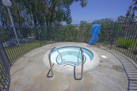 689 Ascot Dr, Vista, CA 92084 photo 18