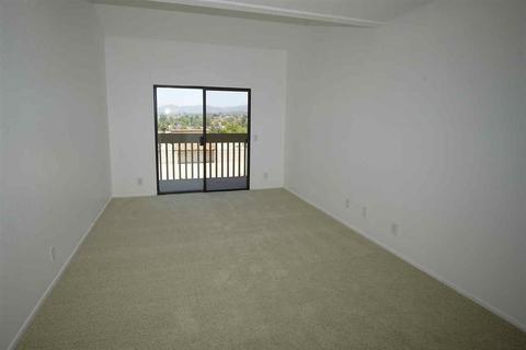689 Ascot Dr, Vista, CA 92084 photo 8