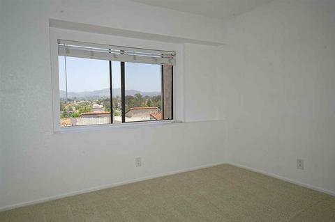 689 Ascot Dr, Vista, CA 92084 photo 11