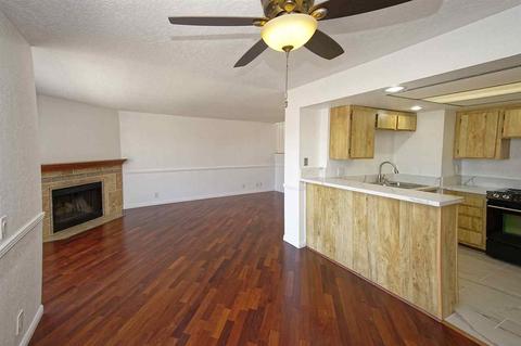 689 Ascot Dr, Vista, CA 92084 photo 4