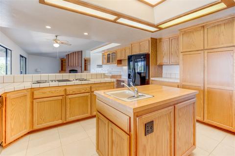 571 Lost Oak Ln, Escondido, CA 92025 photo 8