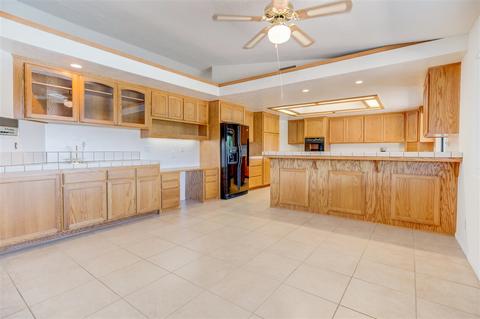571 Lost Oak Ln, Escondido, CA 92025 photo 9