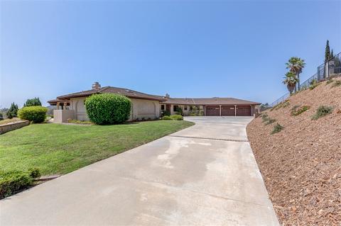 571 Lost Oak Ln, Escondido, CA 92025 photo 1