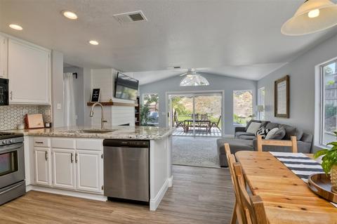 1688 Avenida Guillermo, Oceanside, CA 92056 photo 9