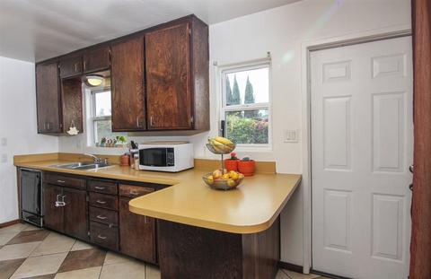 555 Davidson St, Chula Vista, CA 91910 photo 8
