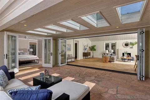 386 Mesa Way, La Jolla, CA 92037 photo 4