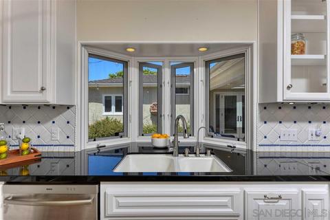 386 Mesa Way, La Jolla, CA 92037 photo 14