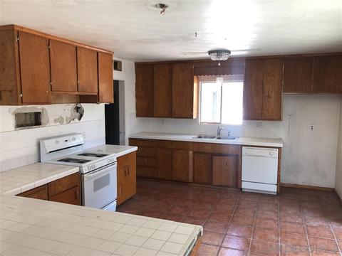 1126 W 12th Ave, Escondido, CA 92025 photo 4