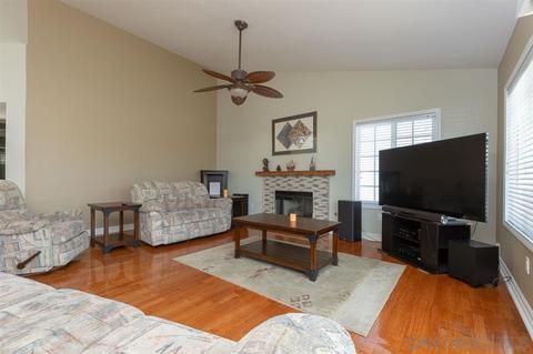 1435 Eagle Gln, Escondido, CA 92029 photo 3