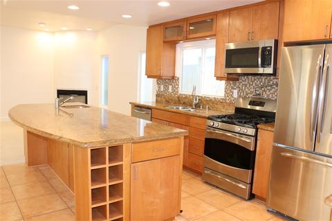 414 N Tremont, Oceanside, CA 92054 photo 2