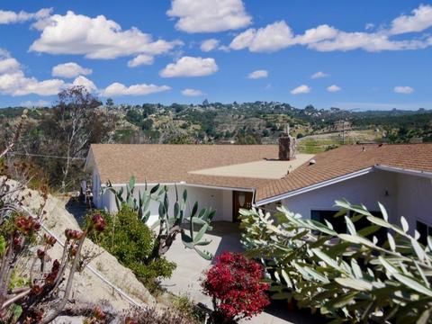 2468 Vickers Rd, Fallbrook, CA 92028 photo 1