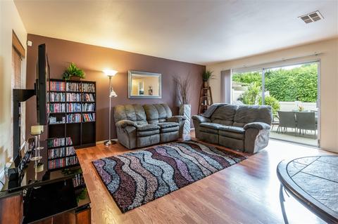 392 Roundtree Gln, Escondido, CA 92026 photo 2