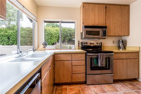 392 Roundtree Gln, Escondido, CA 92026 photo 8