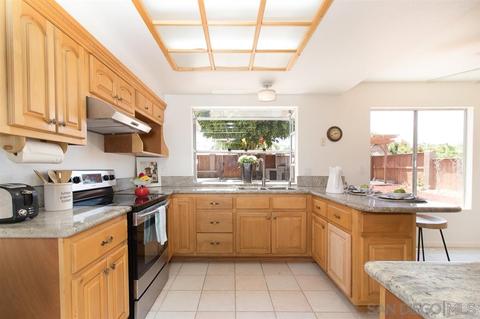 658 E J St, Chula Vista, CA 91910 photo 9