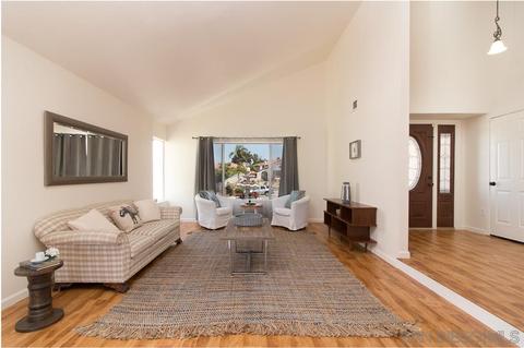 658 E J St, Chula Vista, CA 91910 photo 2