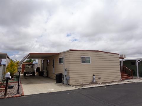 27 Blue Sky Ln, Oceanside, CA 92056 photo 2