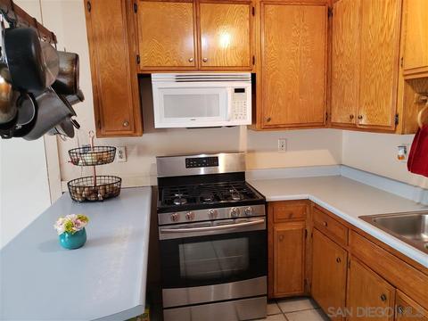 852 Banock St, Spring Valley, CA 91977 photo 5