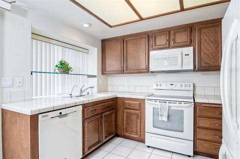 4705 Barcelona Way, Oceanside, CA 92056 photo 8