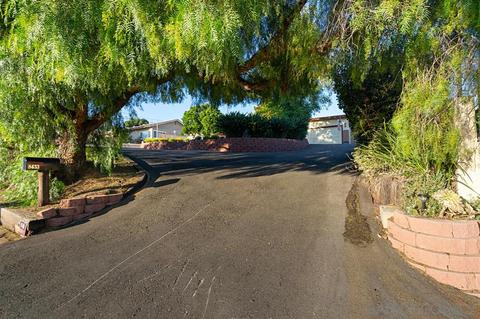 8433 Pueblo Rd, Lakeside, CA 92040 photo 2