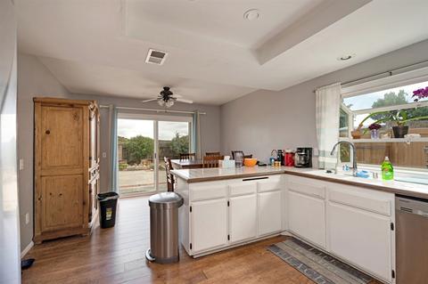 4561 Stratford Cir, Oceanside, CA 92056 photo 6