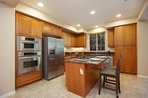 1196 Breakaway Dr, Oceanside, CA 92057 photo 6