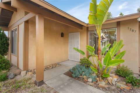1387 Peacock Blvd, Oceanside, CA 92056 photo 2