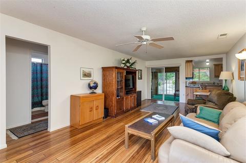 1387 Peacock Blvd, Oceanside, CA 92056 photo 4