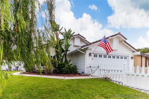 703 Foxwood Dr, Oceanside, CA 92057 photo 2