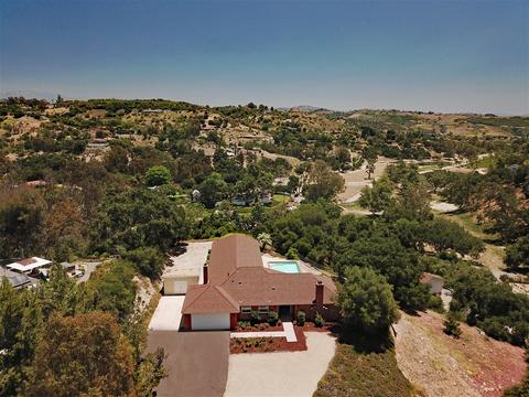 2970 Via Del Robles, Fallbrook, CA 92028 photo 1