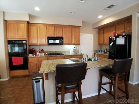 45566 Hawk Ct, Temecula, CA 92592 photo 2