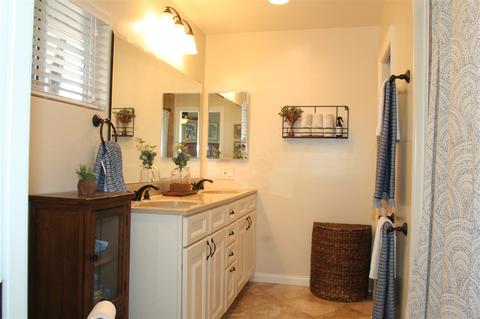 2077 Sikokis Pl, Escondido, CA 92025 photo 10