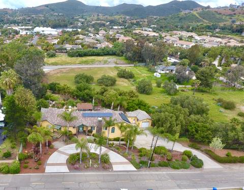 2120 Catalina Ave, Vista, CA 92084 photo 2