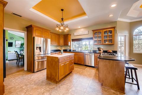 2120 Catalina Ave, Vista, CA 92084 photo 6