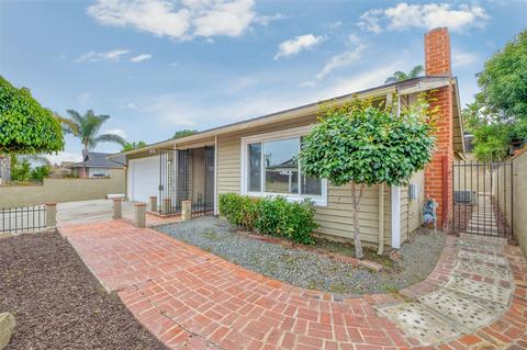 1738 Goodwin Dr, Vista, CA 92084 photo 5