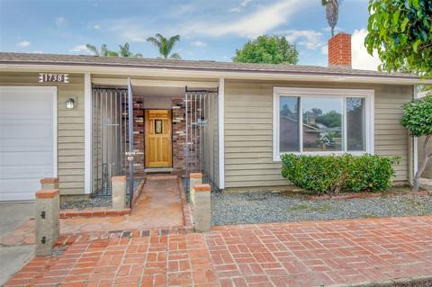 1738 Goodwin Dr, Vista, CA 92084 photo 4