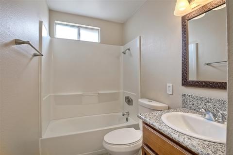 1738 Goodwin Dr, Vista, CA 92084 photo 15