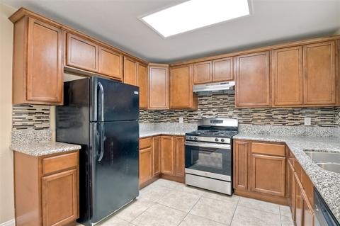 1738 Goodwin Dr, Vista, CA 92084 photo 8