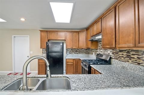 1738 Goodwin Dr, Vista, CA 92084 photo 7