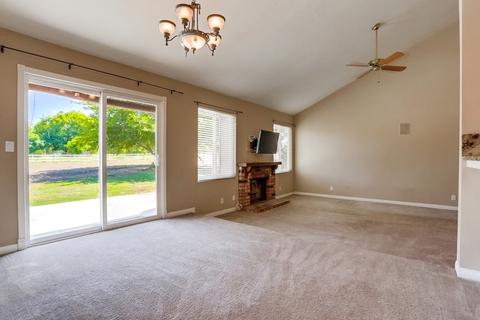 15418 Roundtree Rd, Valley Center, CA 92082 photo 4