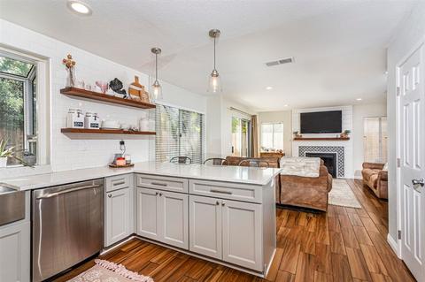 732 Mosaic Cir, Oceanside, CA 92057 photo 2